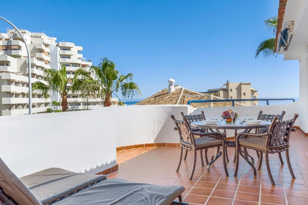 APARTMENT CAPACITY 6 TWO BEDROOMS Room, Sahara Sunset, Costa Del Sol