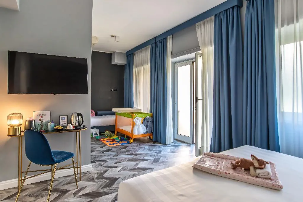 TRIPLE STANDARD Room, Bloom Hotel Roma, Rome