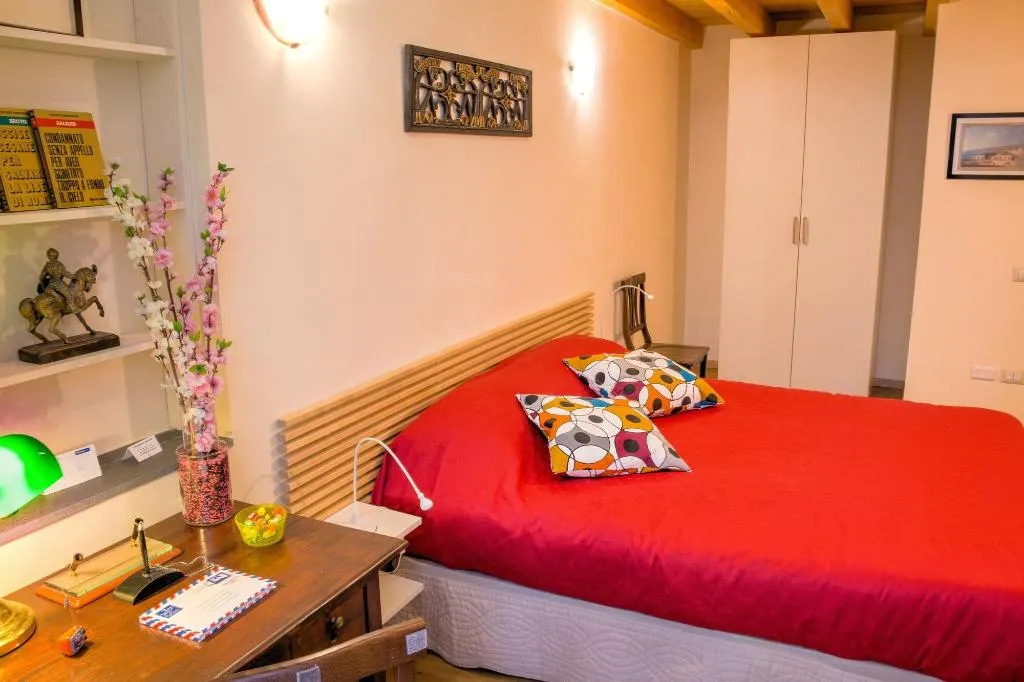 Room, La Cattedrale Bed & Breakfast, Naples