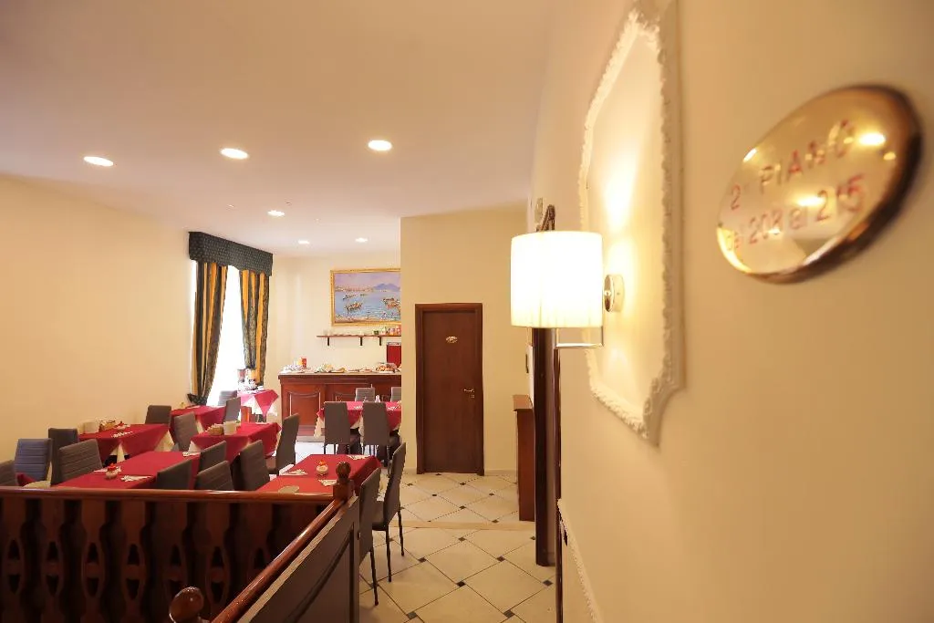 Restaurant, Garibaldi, Naples