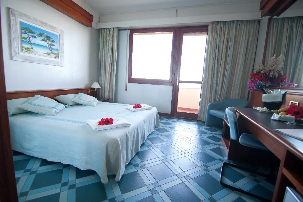 QUADRUPLE STANDARD Room, Club Esse Roccaruja, Alghero
