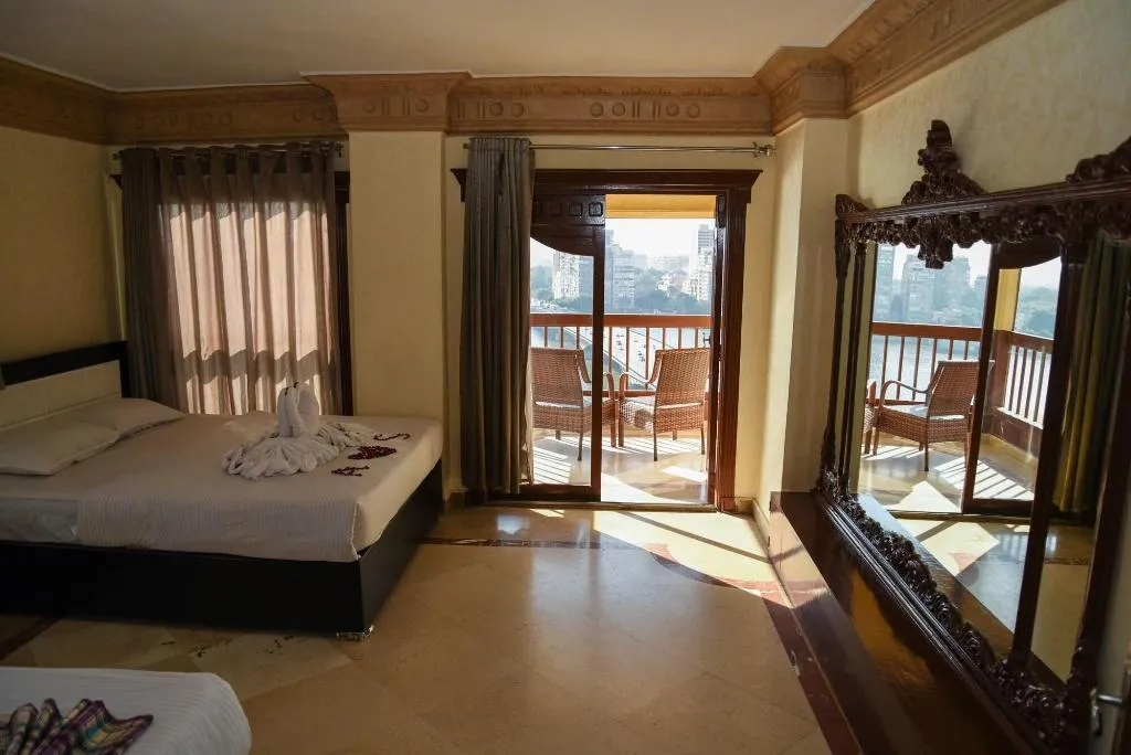 Room, Nile Sky Hotel and Suites, Cairo
