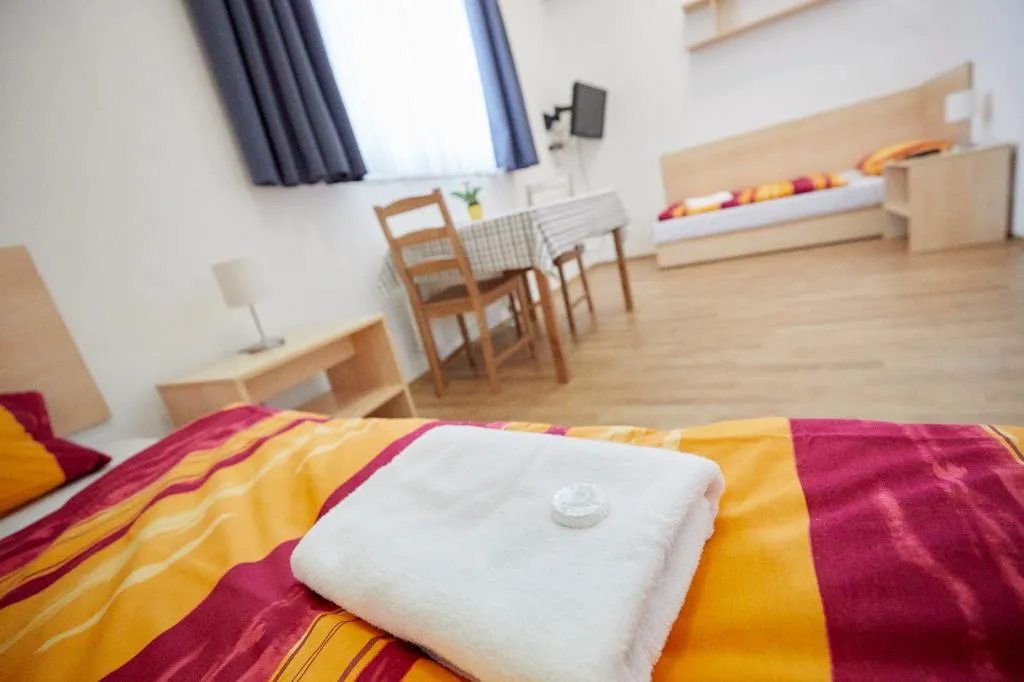 TWIN ECONOMY Room, University Hotel, Prague