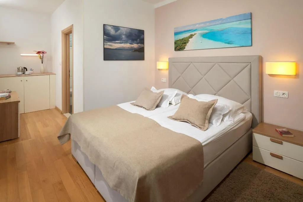 DOUBLE ECONOMY Room, Fortuna, Split