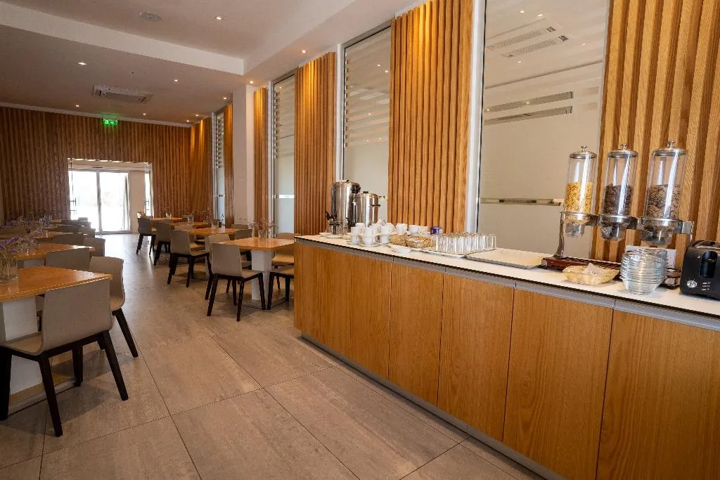 Restaurant, Vrachia Beach Hotel & Suites - Adults Only, Cyprus