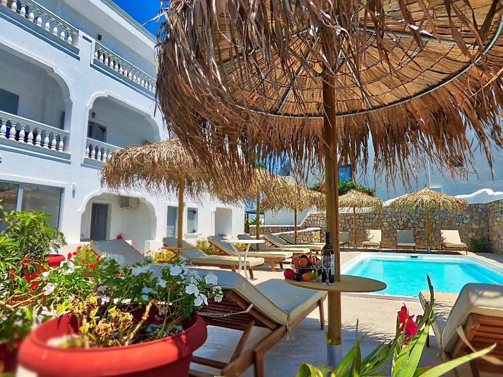 Pool, Avraki, Santorini