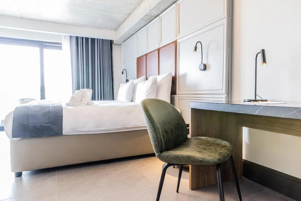 SINGLE DELUXE SEA VIEW Room, The Londoner Hotel Sliema, Malta