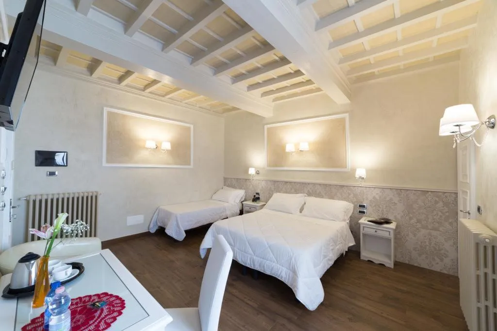 QUADRUPLE STANDARD Room, California, Florence