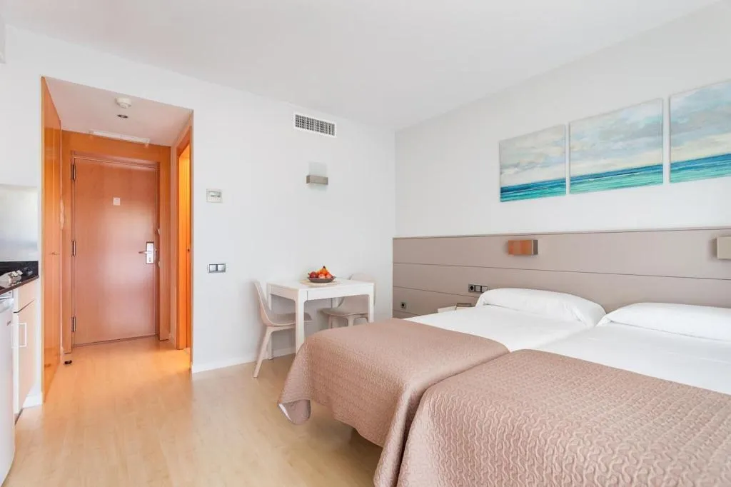 Room, Royal Marina Gardens, Barcelona