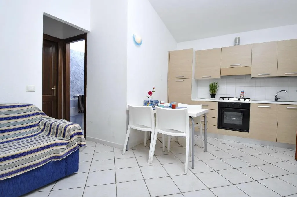APARTMENT SEA VIEW CAPACITY 4 Room, Complessi Residenziali Le Canne e Le Canne Mare, Olbia