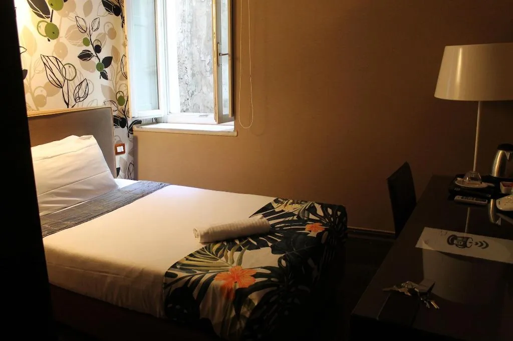 Room, Relais Palazzo Taverna, Rome