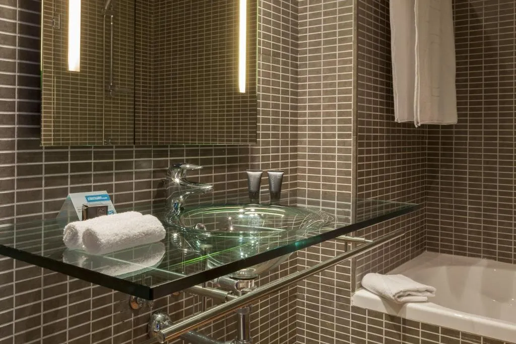 DOUBLE QUEEN SIZE BED Room, AC San Sebastian de los Reyes, Madrid
