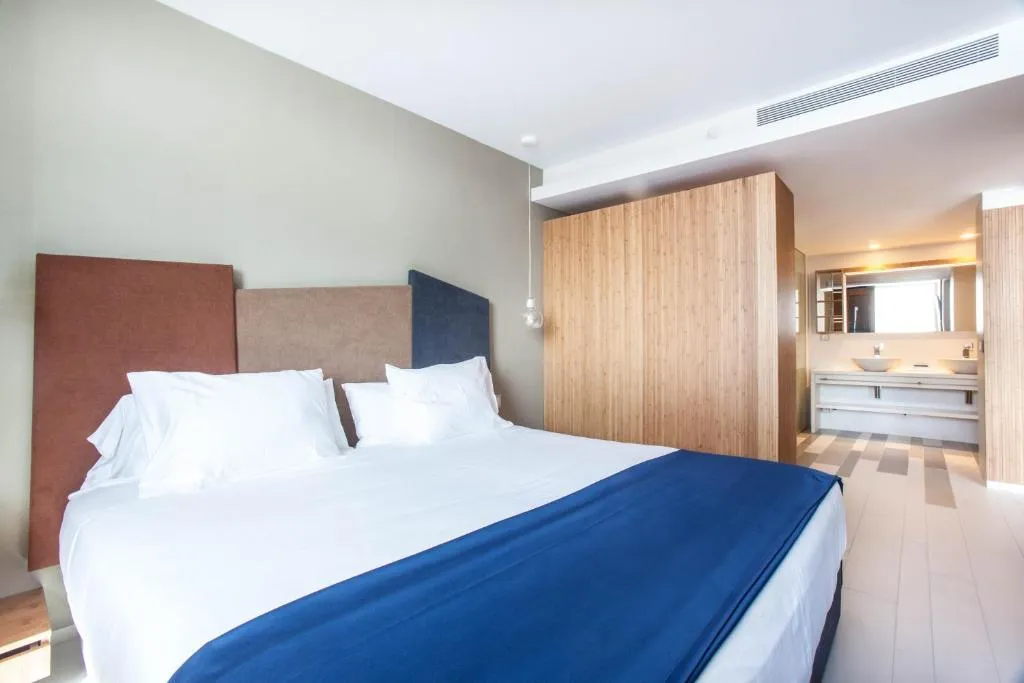 JUNIOR SUITE CAPACITY 3 Room, Ocean Drive Talamanca, Ibiza