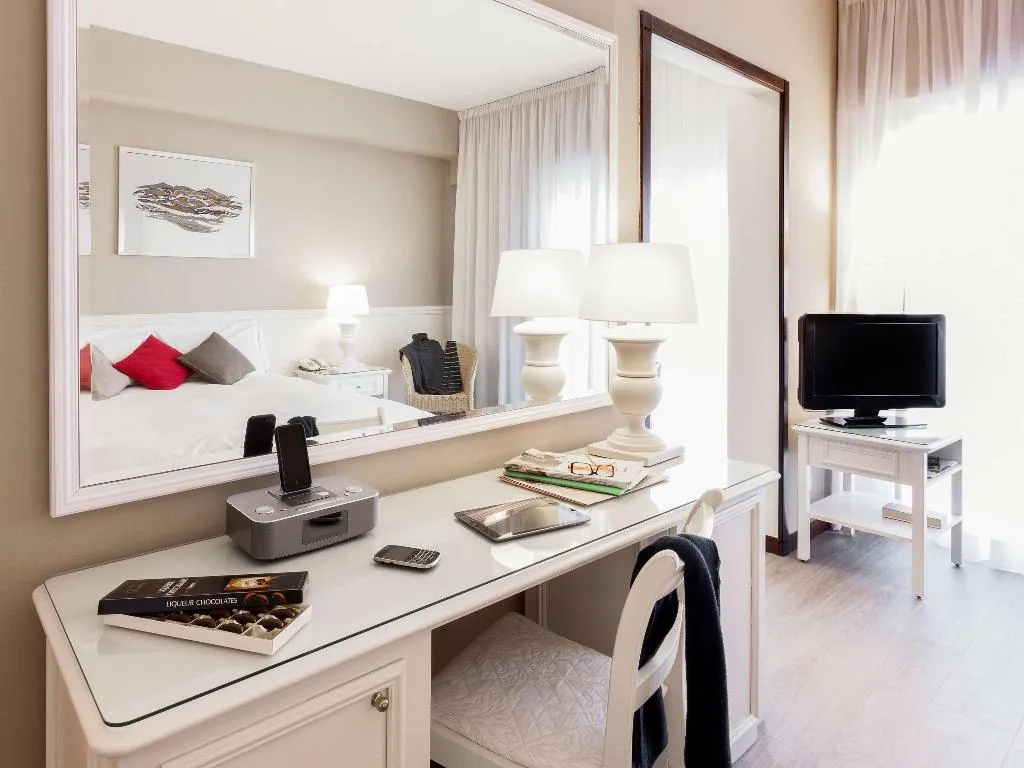 APARTMENT CAPACITY 4 ONE BEDROOM Room, Aparthotel Adagio Rome Vatican, Rome