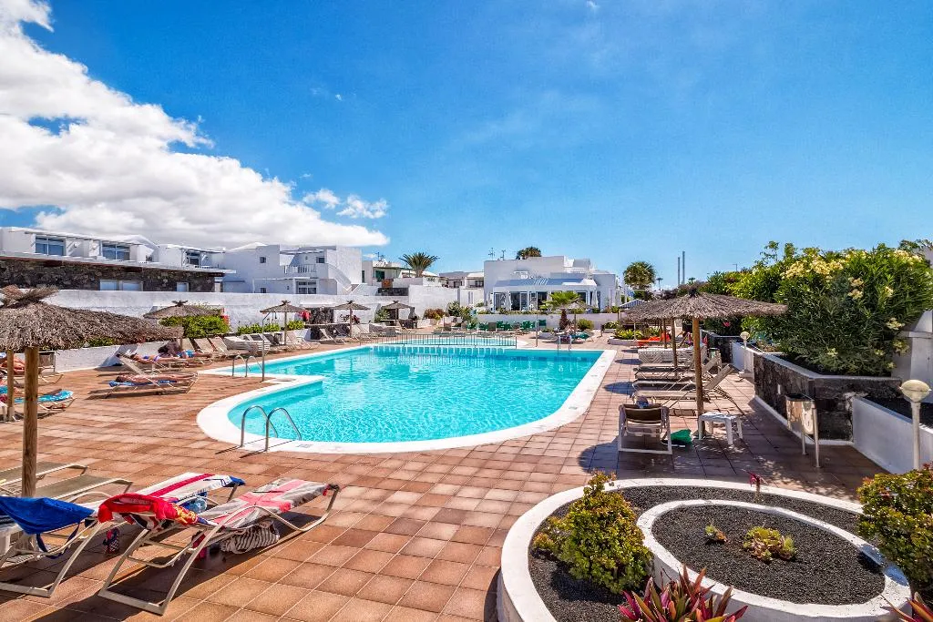 Pool, Apartamentos LIVVO Oasis, Lanzarote