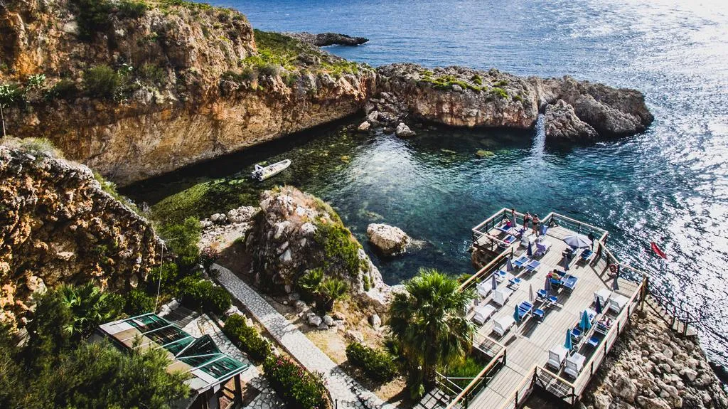 Bar, Calampiso Resort, Palermo