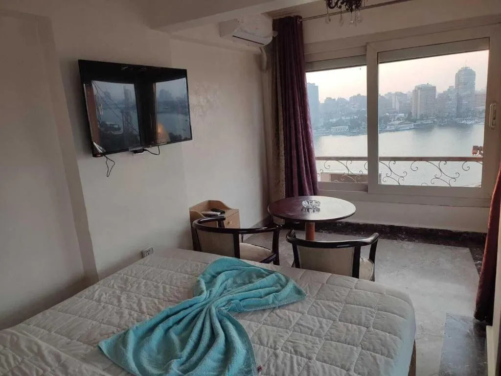 Room, Nile Sky Hotel and Suites, Cairo