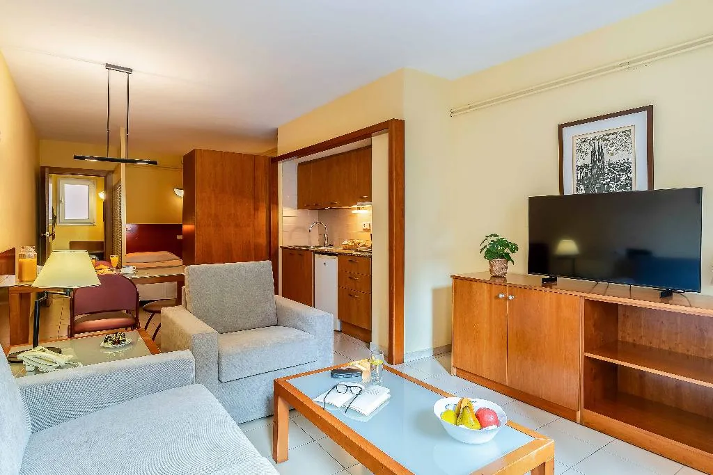 APARTMENT CAPACITY 1 Room, Aparthotel Bertran, Barcelona