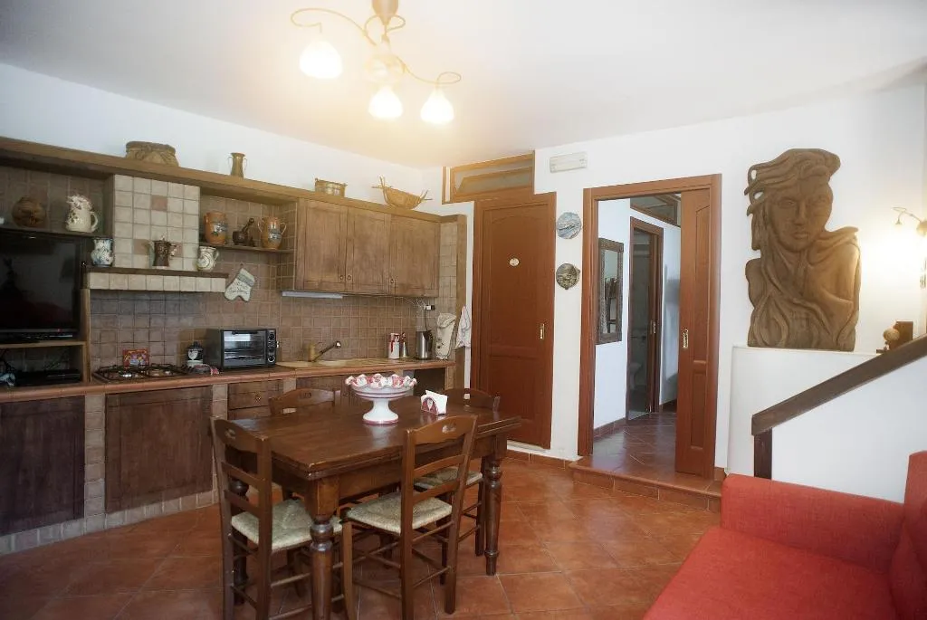 Sports and Entertainment, B&B La Nave, Naples