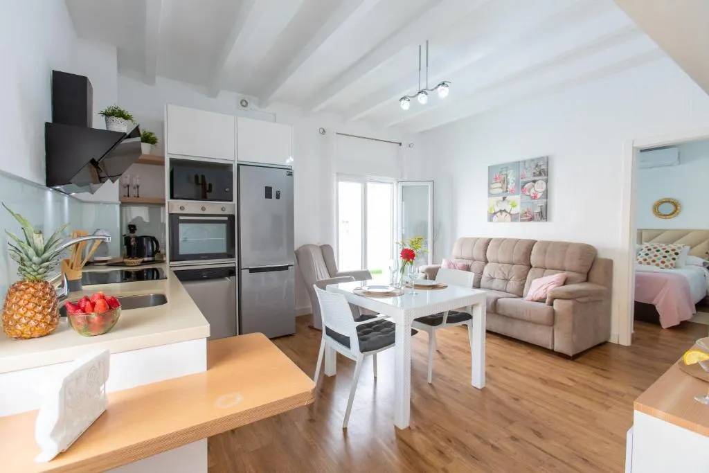 APARTMENT OCEAN VIEW TWO BEDROOMS Room, Boutique Rooms Playa Burriana, Costa Del Sol