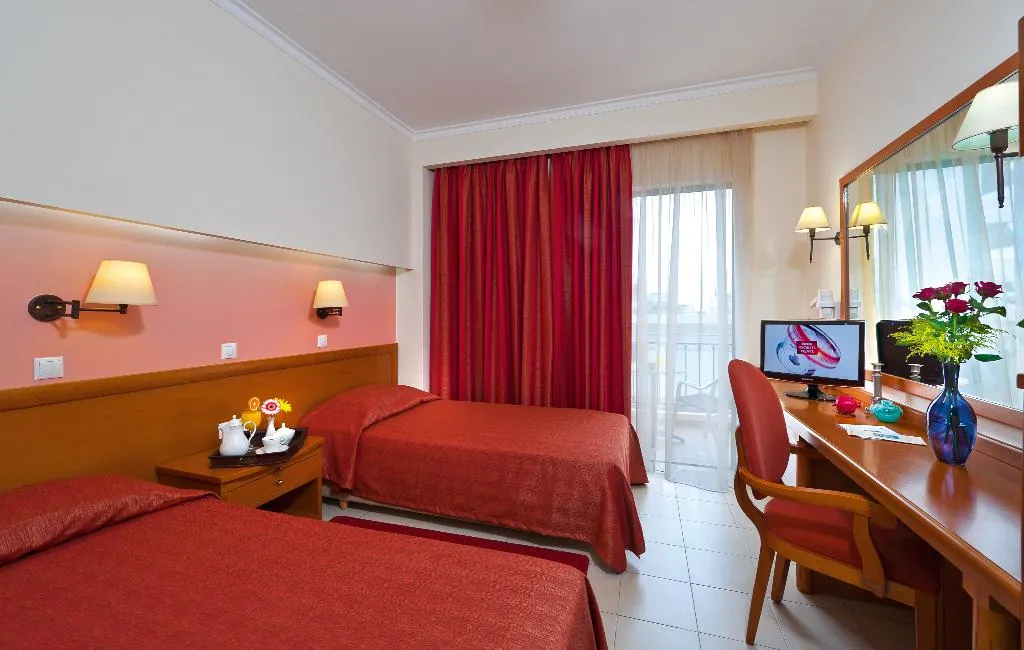 SINGLE STANDARD Room, Chrispy City Living, Crete