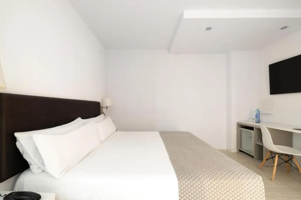 Room, Catalonia Albeniz, Barcelona