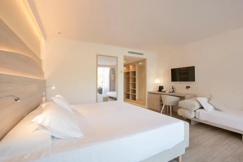 JUNIOR SUITE WITH TERRACE Room, Canyamel Park Hotel & Spa, Majorca