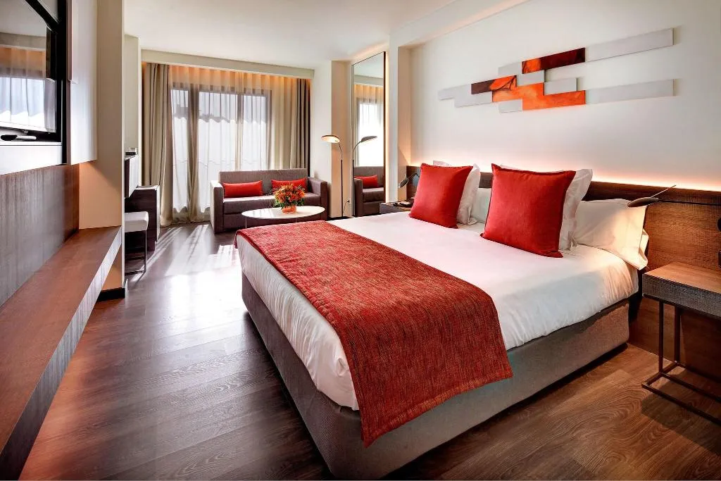 TRIPLE SUPERIOR QUEEN BED Room, Olivia Balmes Hotel, Barcelona