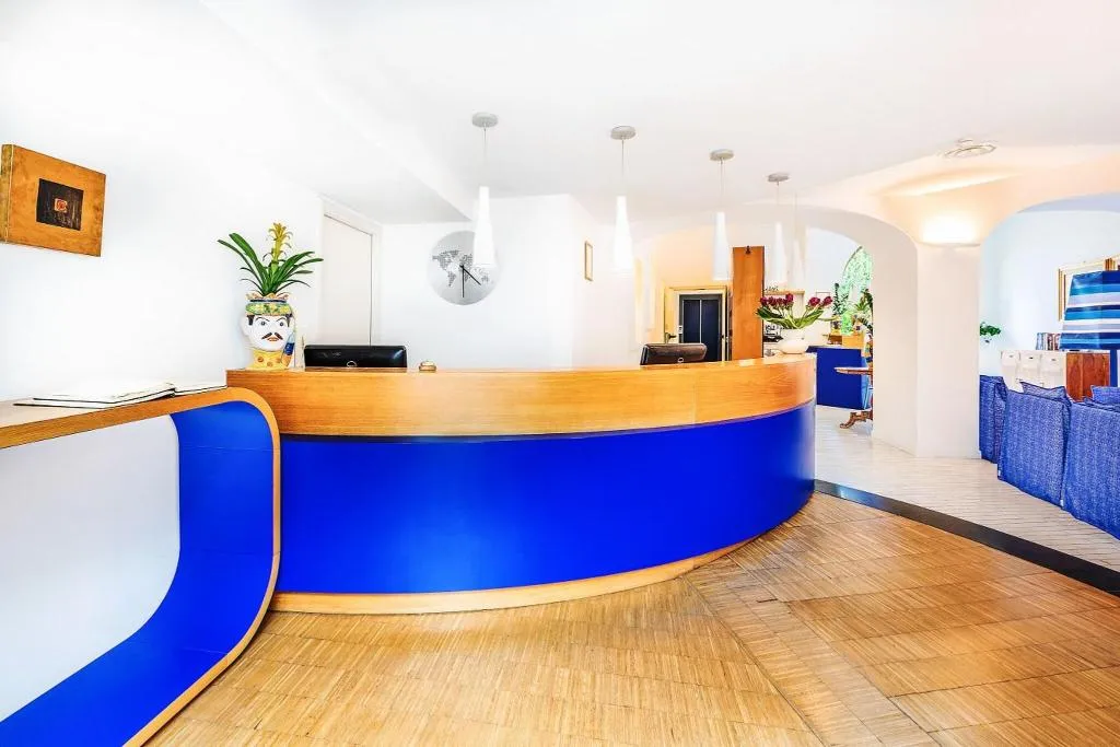 Lobby, Torre Barbara, Naples