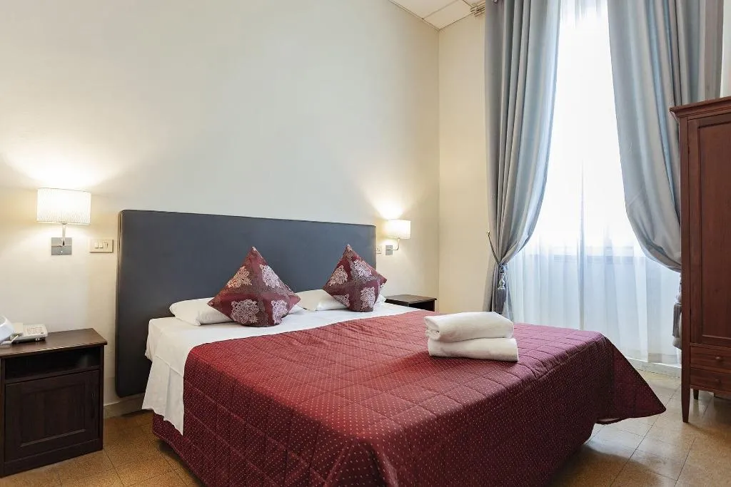 Room, Hotel St. James, Florence