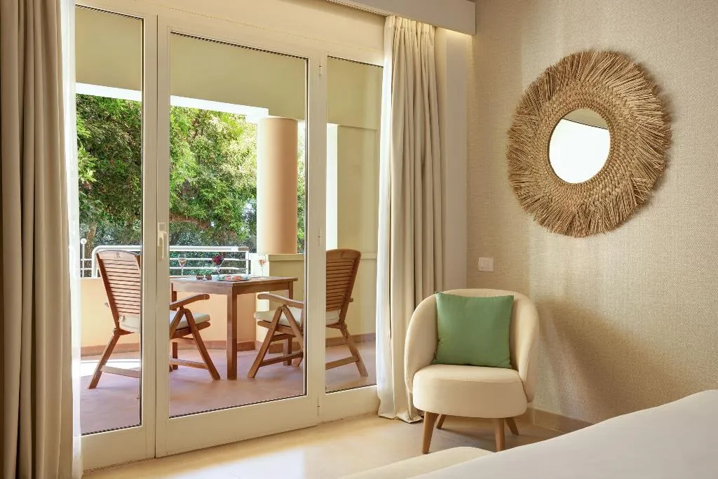 DOUBLE DELUXE KING BED Room, Almar Timi Ama Resort & Spa, Cagliari