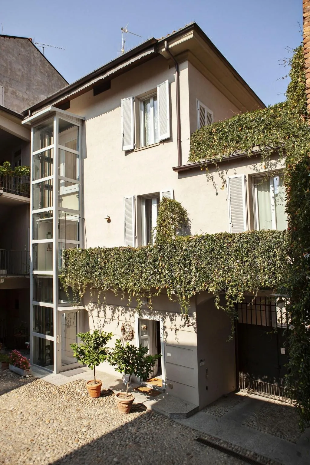 General view, Locanda San Bernardo, Milan