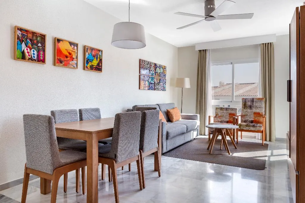 APARTMENT CAPACITY 6 TWO BEDROOMS Room, Sahara Sunset, Costa Del Sol