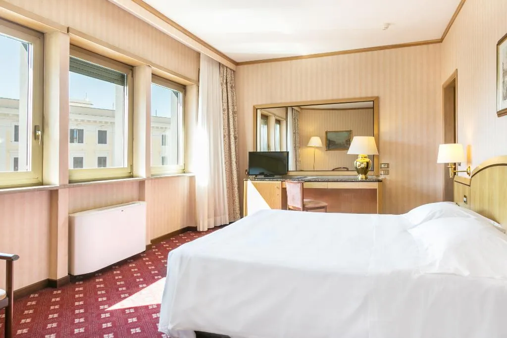 Double or Twin STANDARD Room, The Hoxton Rome, Rome