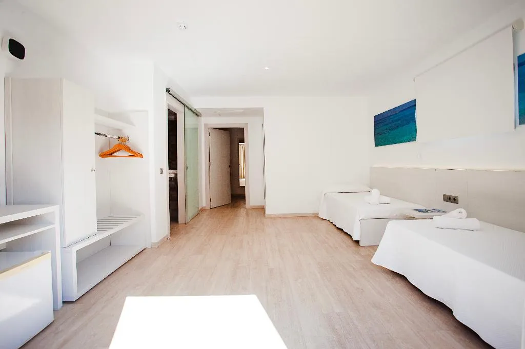 QUADRUPLE STANDARD Room, Hotel Rosales Formentera, Ibiza