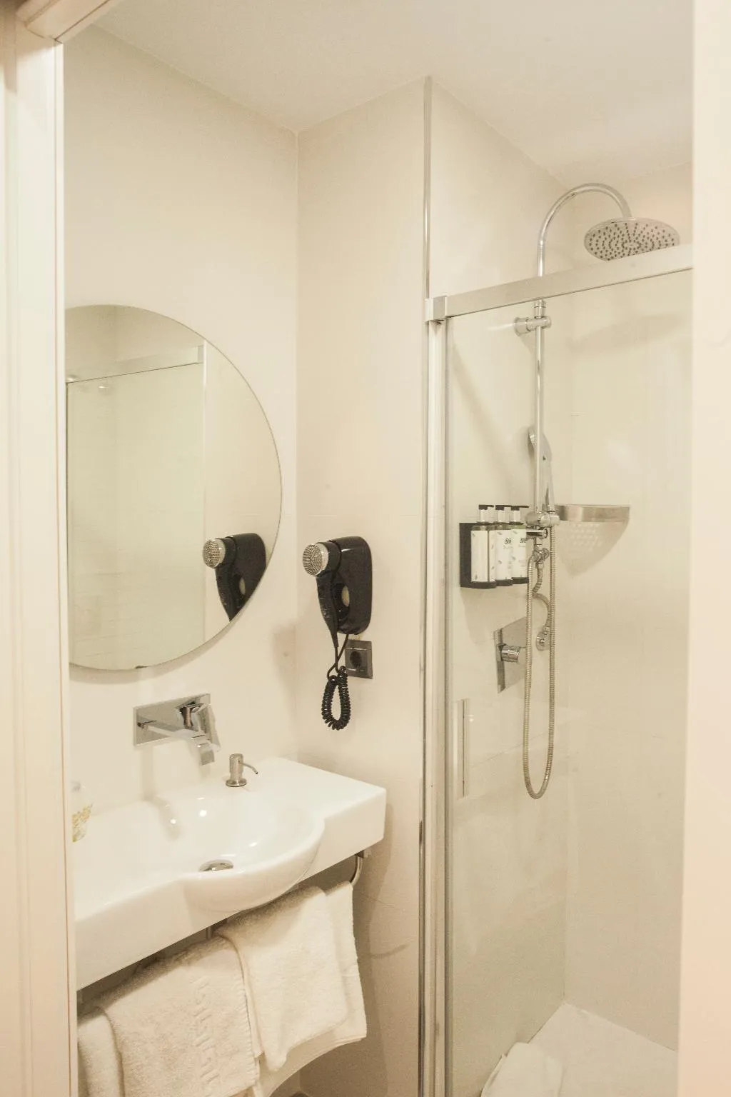 DOUBLE SINGLE USE STANDARD Room, Abril, Costa Del Sol