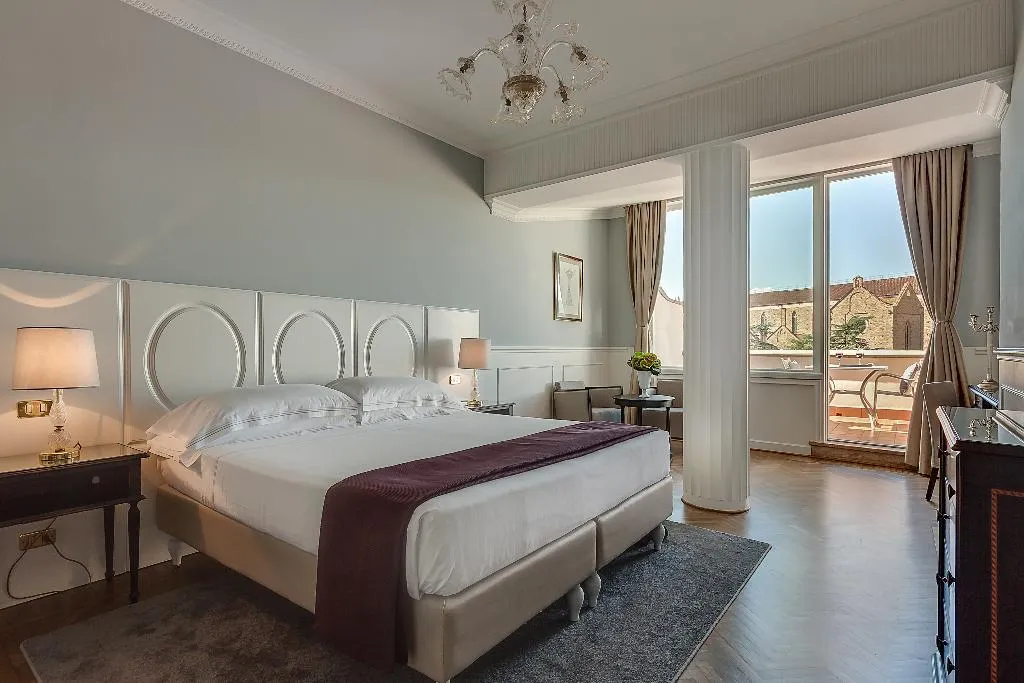 TRIPLE SUPERIOR Room, Plaza Lucchesi, Florence