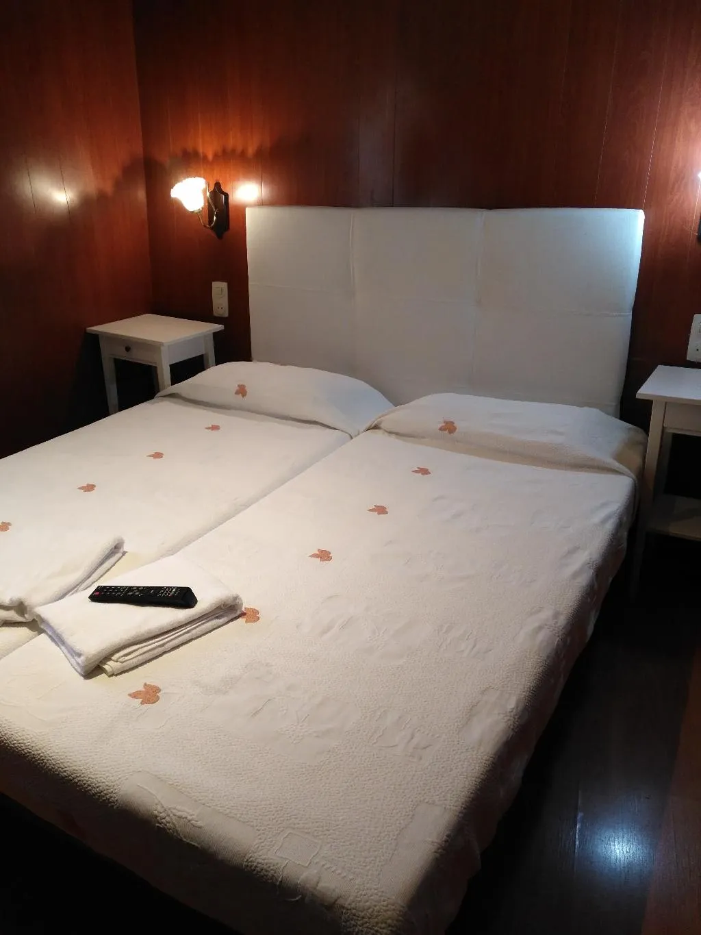 Double or Twin STANDARD Room, Hostal Porta De Nuria, Barcelona