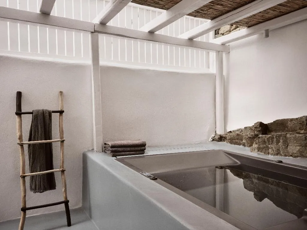 SUITE WITH JACUZZI Room, Boho Suites Mykonos, Mykonos