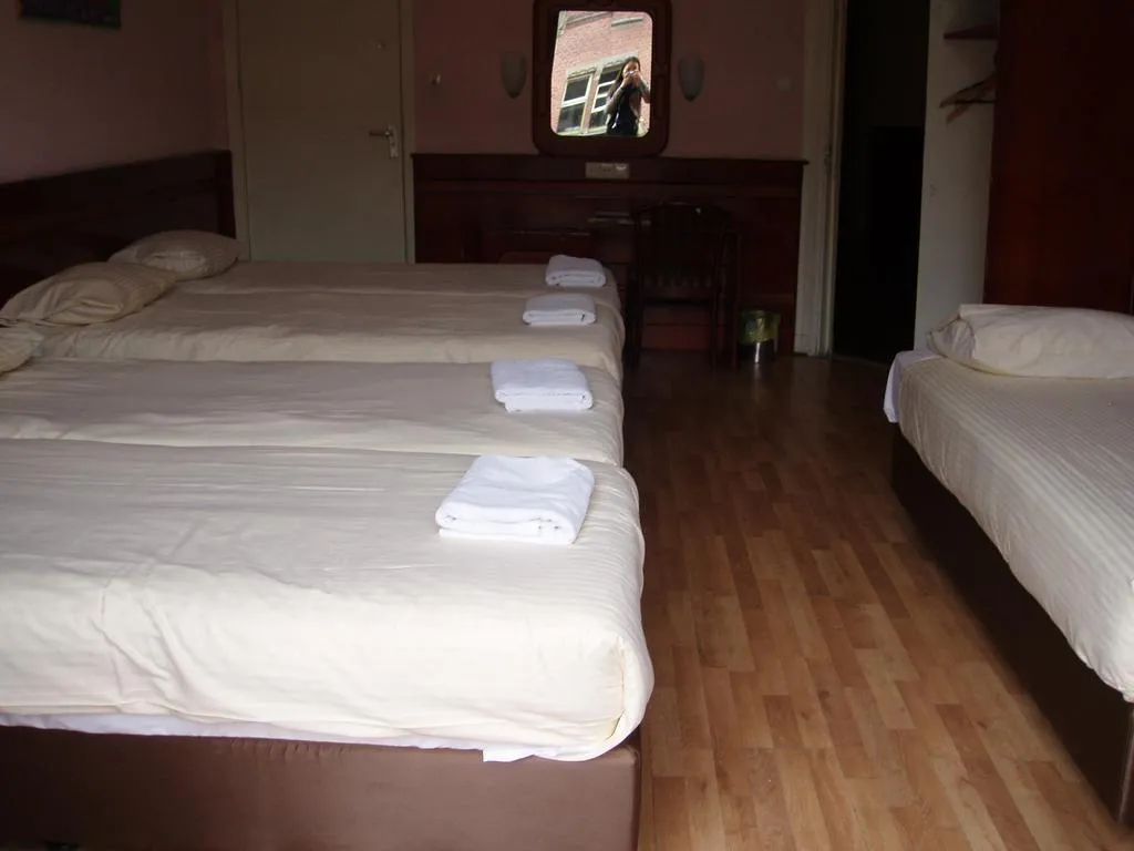 Room, Manofa, Amsterdam