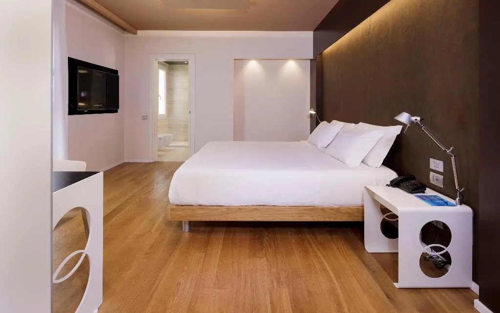 DOUBLE SUPERIOR QUEEN BED Room, Best Western Plus Hotel Bologna, Venice