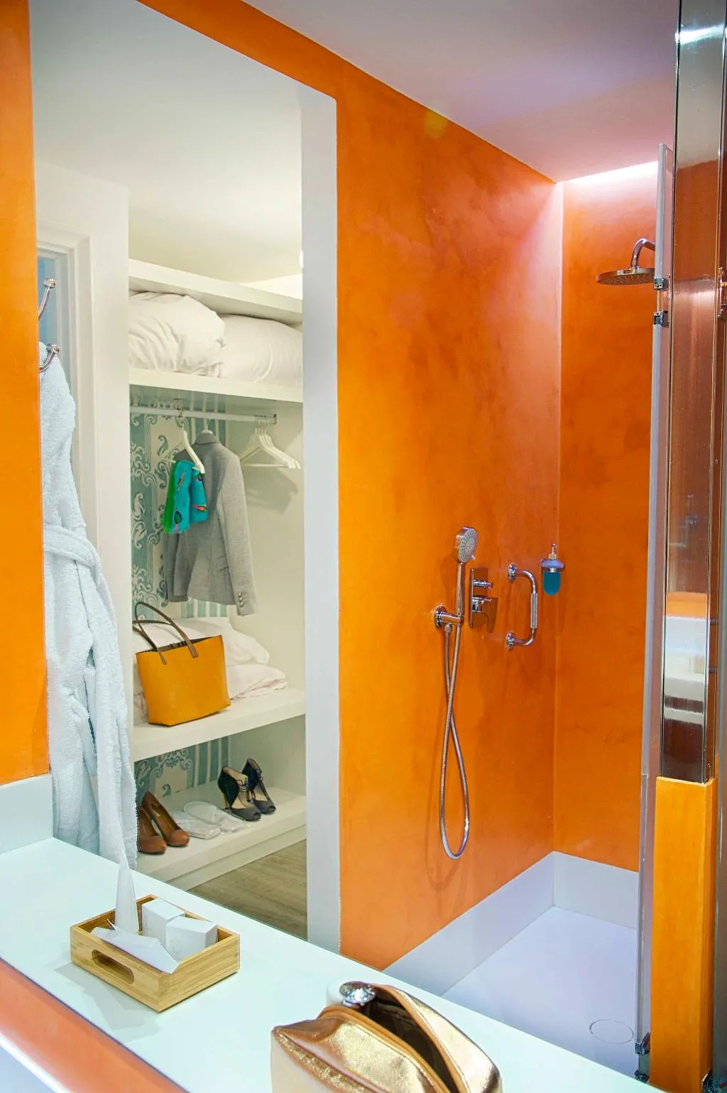 APARTMENT DELUXE WITH TERRACE Room, Overland Suites Catedral Luxury Apartments, Seville