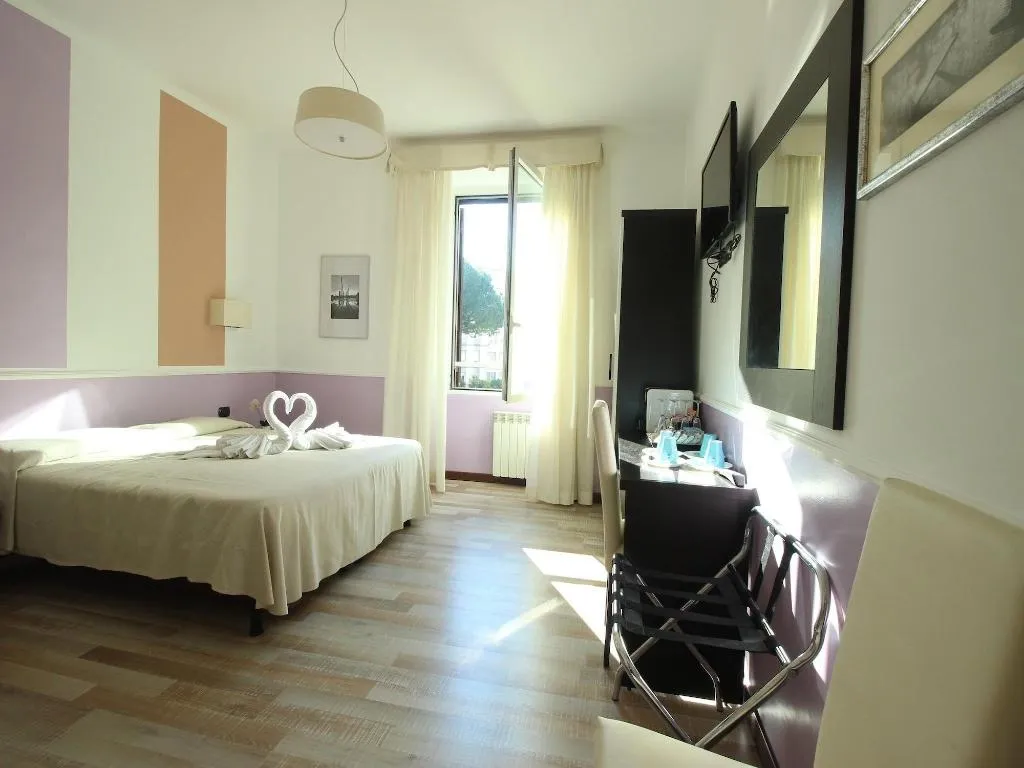 Room, Few Steps From Colosseum, Naples