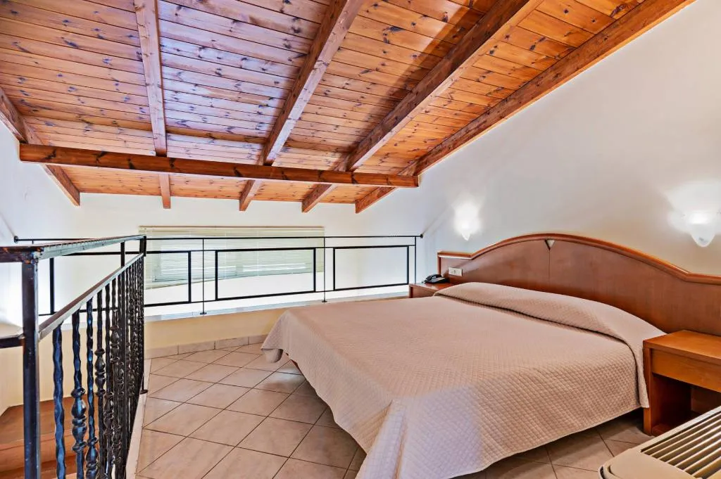 Room CAPACITY 4 Room, Hydramis Palace Beach Resort, Crete