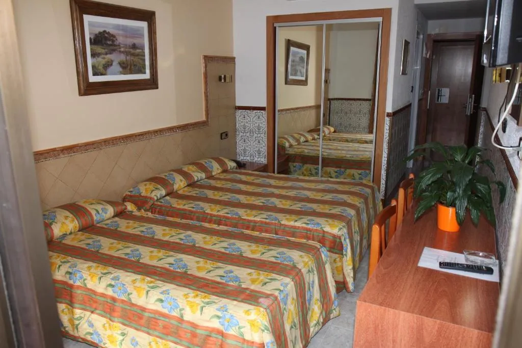DOUBLE CAPACITY 3 Room, Univers, Costa Brava