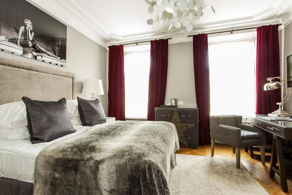 DOUBLE SUPERIOR Room, Hotel St Petersbourg, Tallinn
