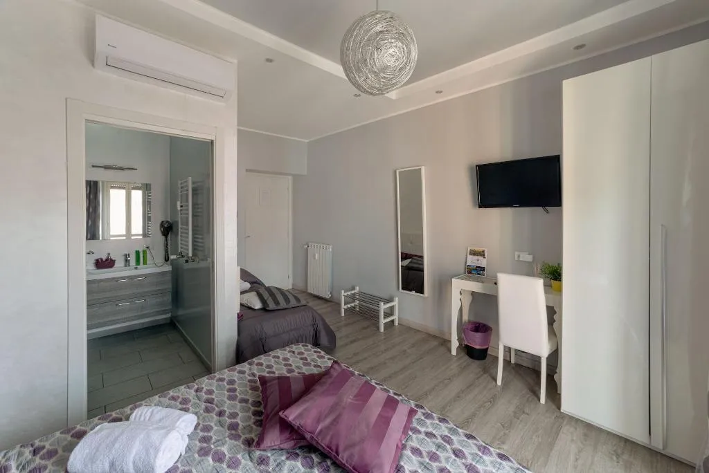 Room, Smart Holidays Roma B B, Naples