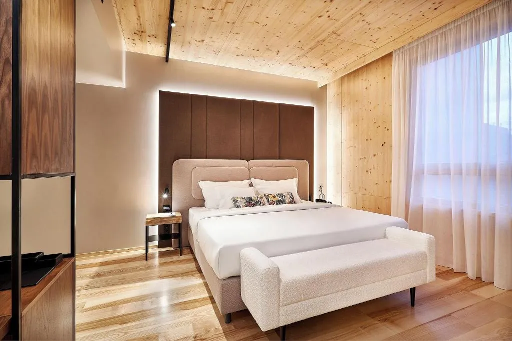 Room, The Log Porto Hotel, Porto