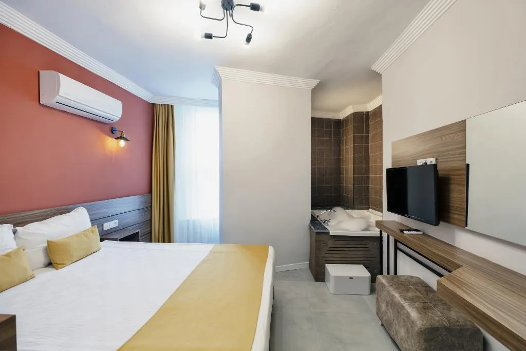 DOUBLE WITH JACUZZI Room, Terra Rossa Suites, Antalya