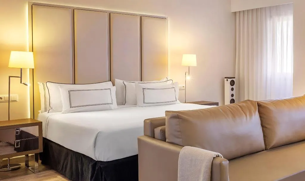 JUNIOR SUITE STANDARD Room, Melia Lebreros, Seville